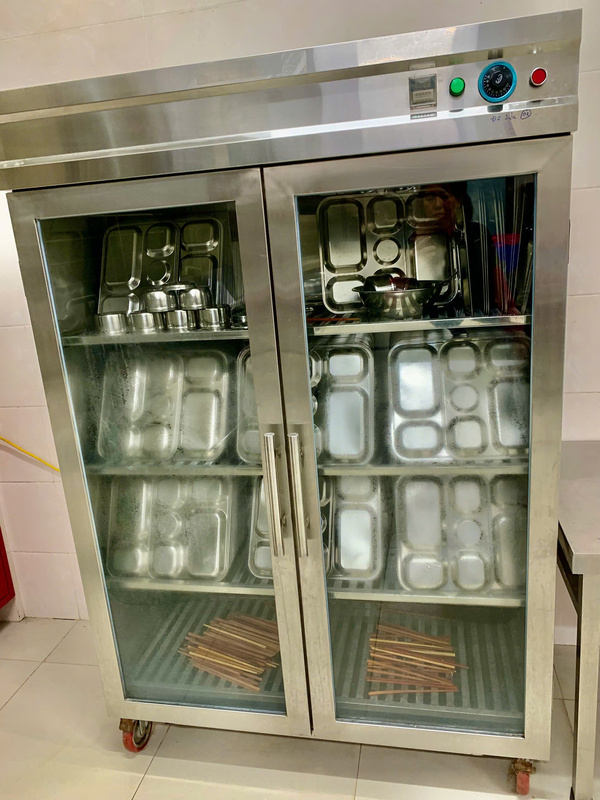 Hình ảnh trang thiết bị bếp công nghiệp